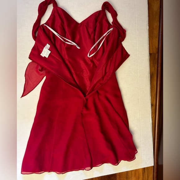 Jasmine Bridal B2 formal red cascade dress Sz-10. S20 - Picture 12 of 14